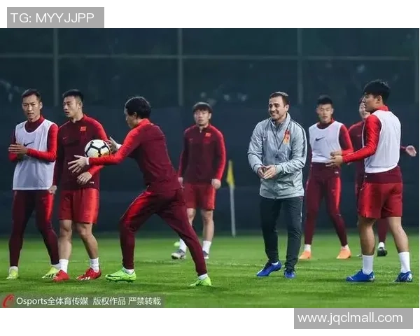 足球穆可可的成长之路：从小球员到职业明星的奋斗故事